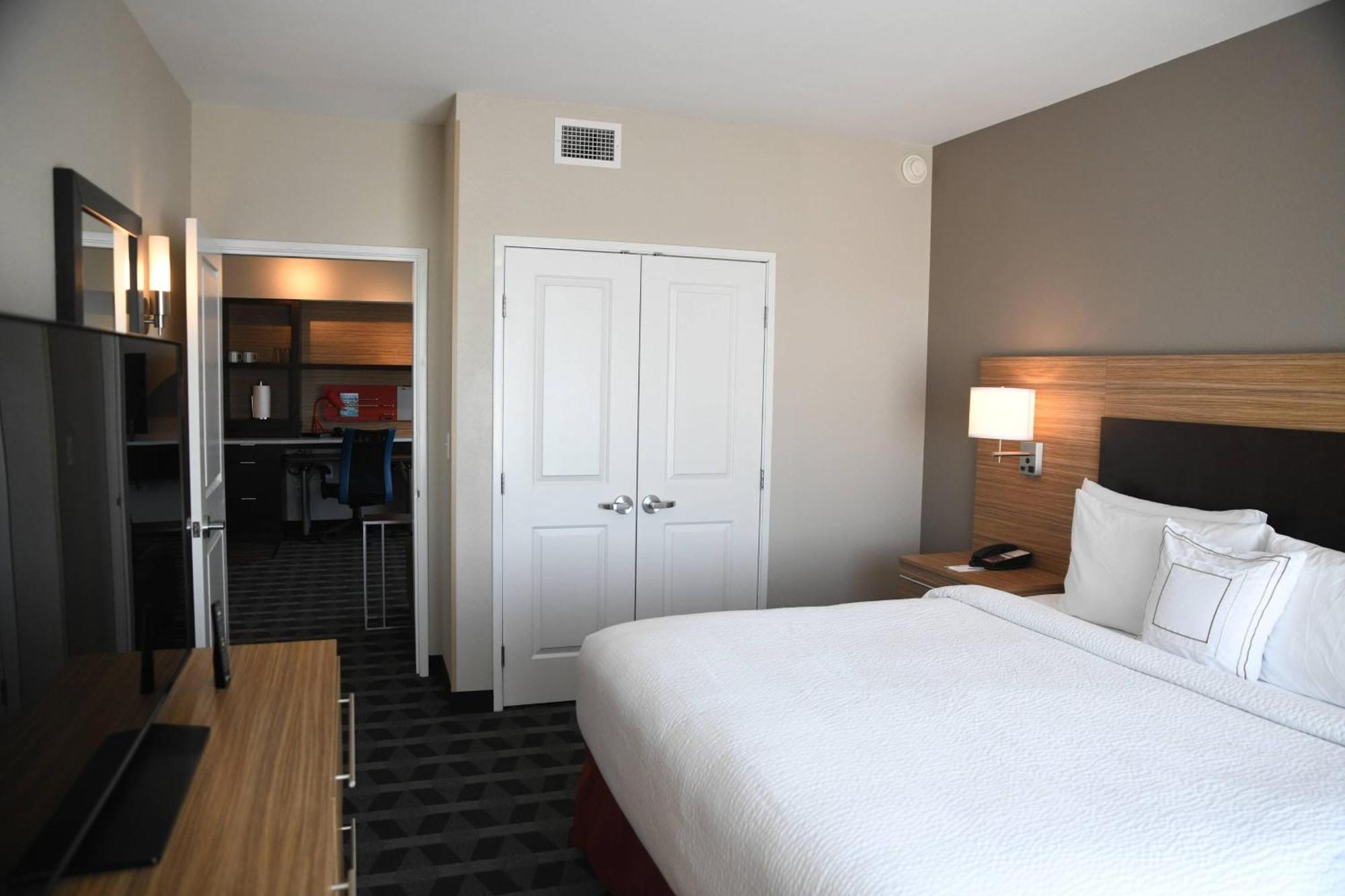 Towneplace Suites Kansas City At Briarcliff Eksteriør bilde